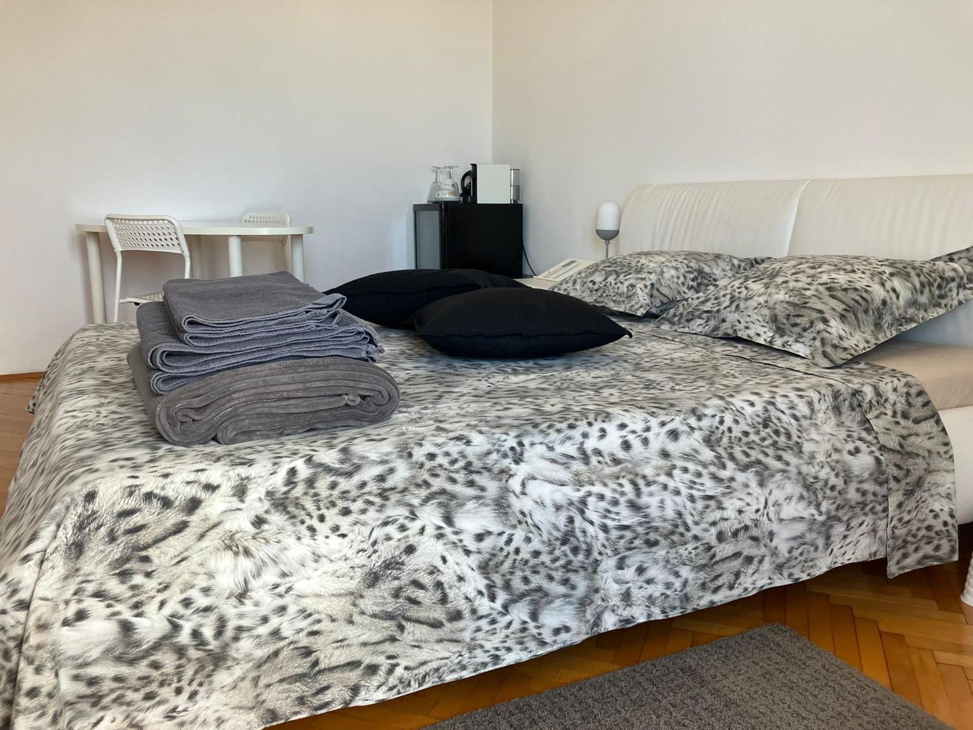 Rooms 22 - Beachfront Primošten Dış mekan fotoğraf