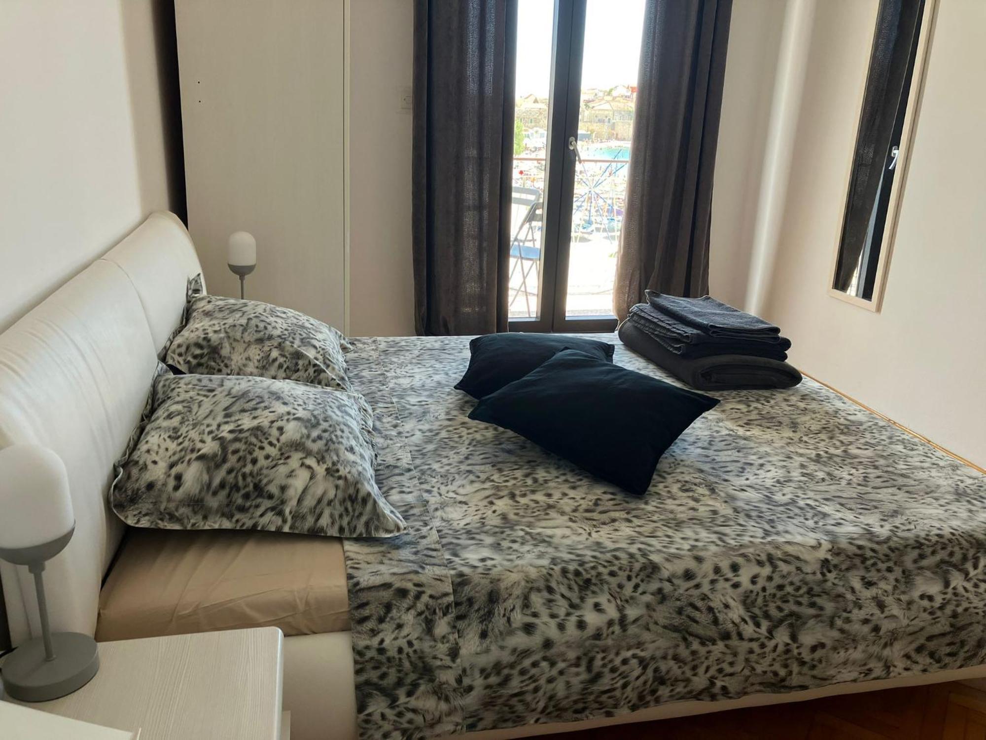Rooms 22 - Beachfront Primošten Dış mekan fotoğraf